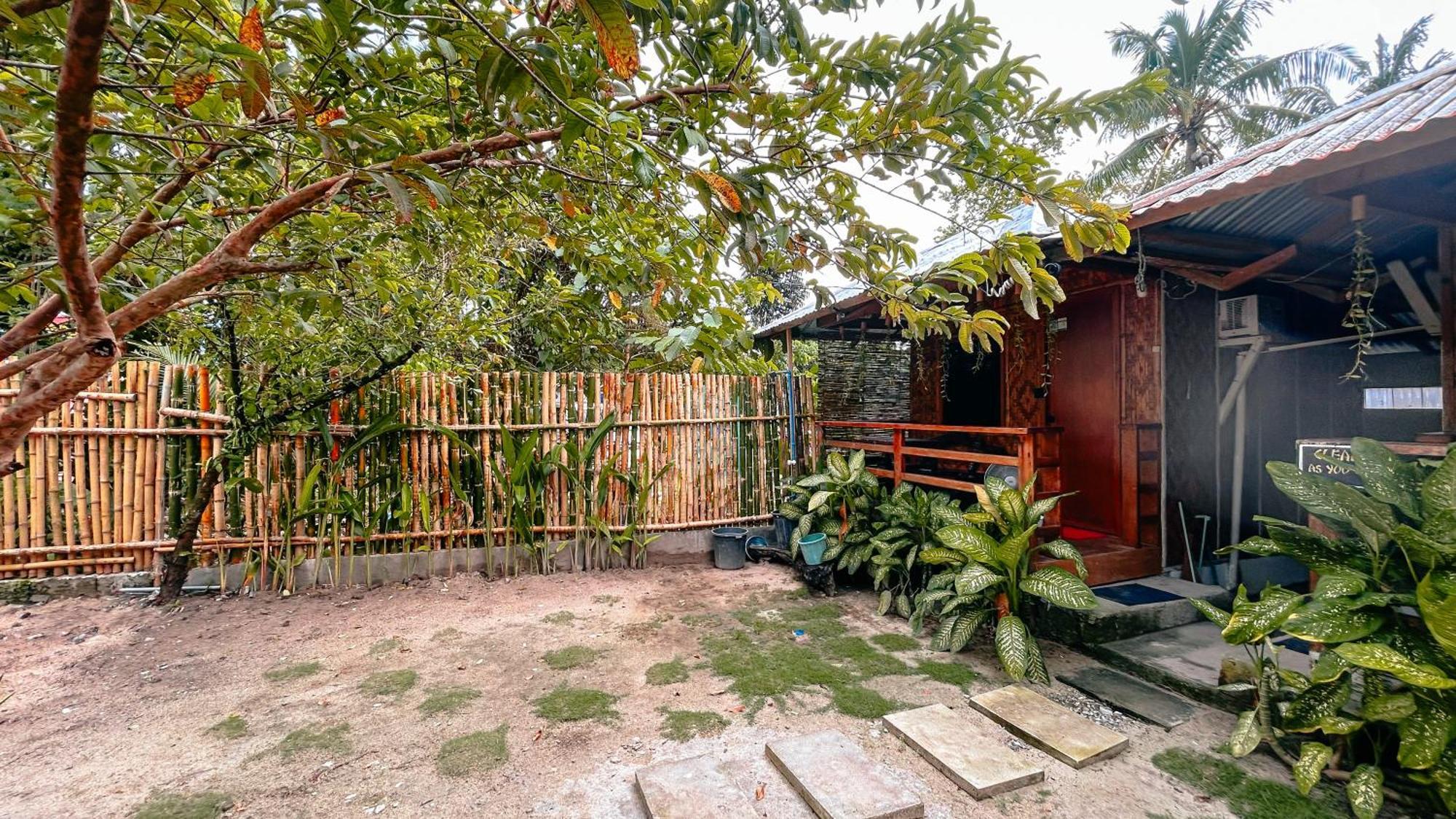Islo Hut Kaliwa Hotel General Luna  Exterior foto